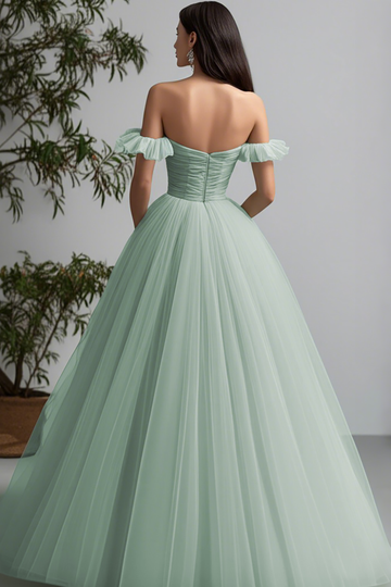 Vert clair à épaules dénudées Une robe longue de bal en tulle